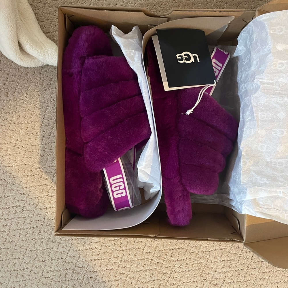BRAND NEW UGG Fluff Yeah Slippers